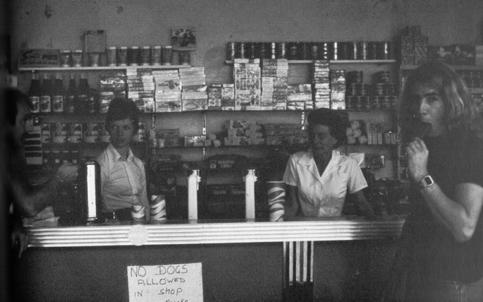 Colin Johnson et Rick Parfitt dans un bar de Melbourne (1975)